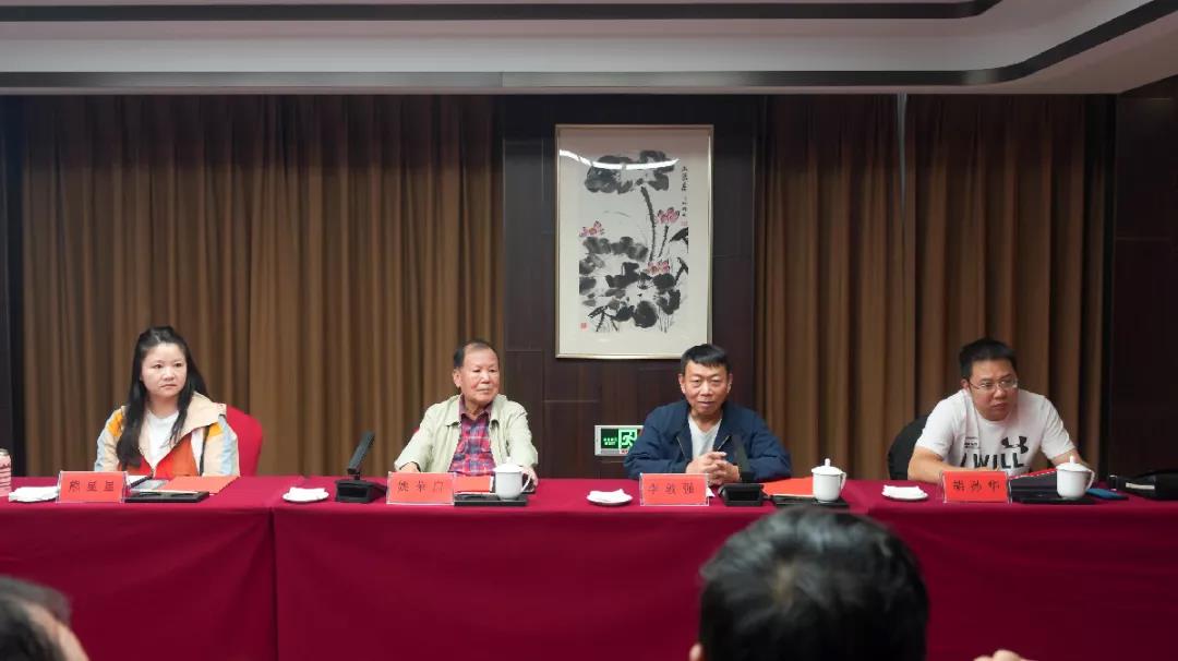 ý�w���L�M�������ļ��������L�{�мtɫ�Ļ������c�Gɫ�a�I�ںϰlչ��r