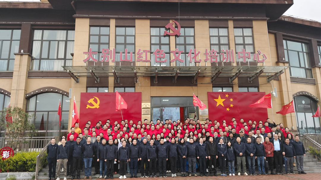 ����ʡֱ�C�P��ί�hУ��Ӗ����Ӣɽ�L�������w�@�_չ���}�������